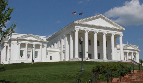 Сенат штата Вирджиния одобрил законопроект о регулировании операторов ежедневного фэнтези-спорта.